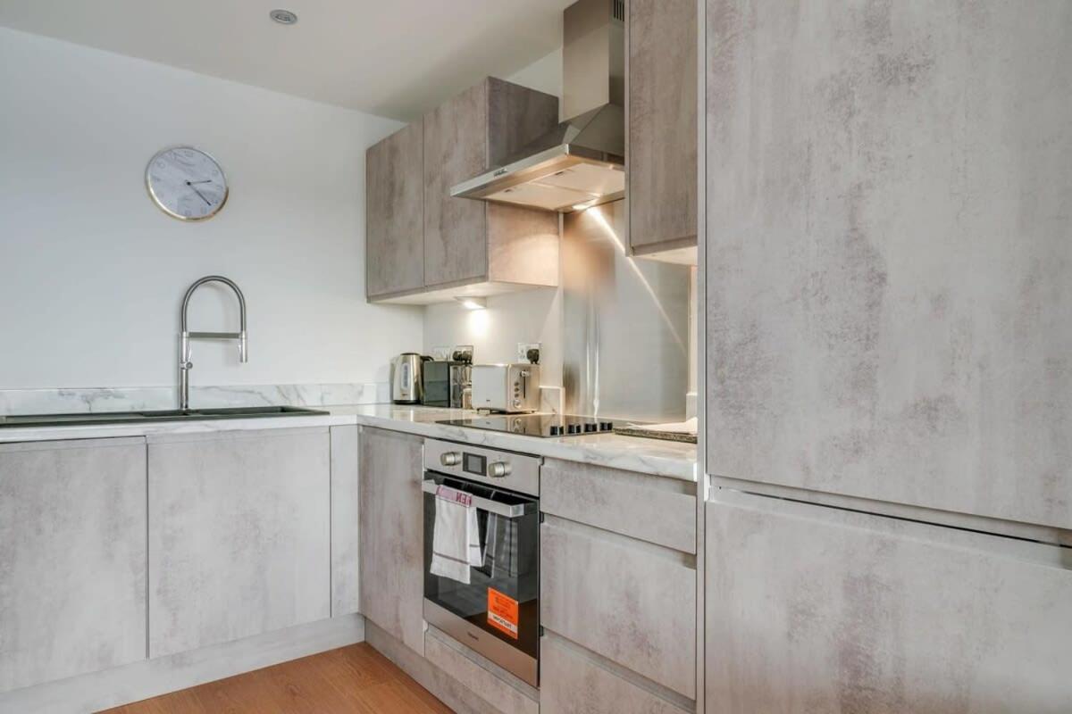 Lovely Riverside 2 Bed Apartment Leeds  Esterno foto